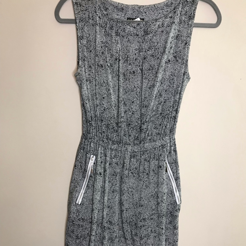 Black and white mini dress with zip pockets!